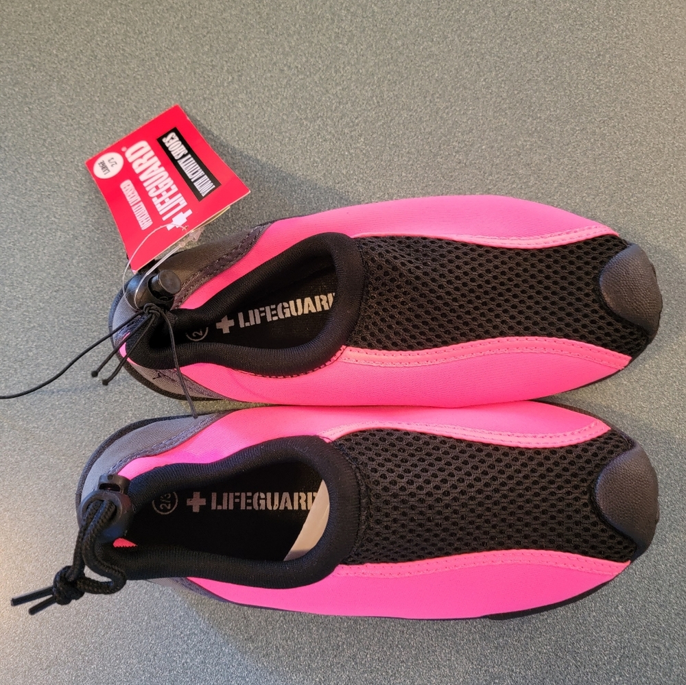 Girls Pink & Black Toggle pull Water Shoe Size 2/3 NWT - Picture 3 of 5